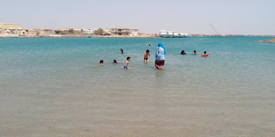 شواطئ طور سيناء.. الجمال يجاور الإهمال (فيديو وصور)