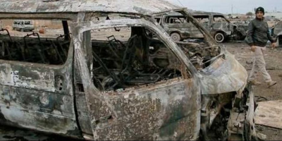 انفجار سيارة مفخخة بمدينة دير الزور السورية يوقع عشرات القتلى والمصابين 
