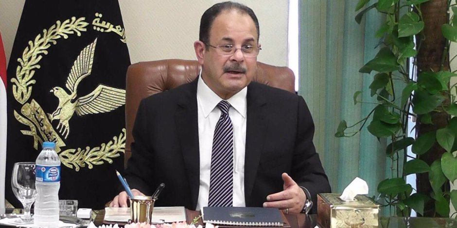 وزير الداخلية يجتمع بقيادات أمن إسكندرية لبحث إجراءات تأمين مؤتمر الشباب (صور)