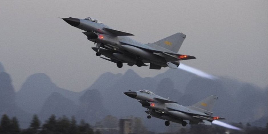 مقاتلات صينية تعترض طائرة استطلاع أمريكية فوق بحر الصين الشرقي