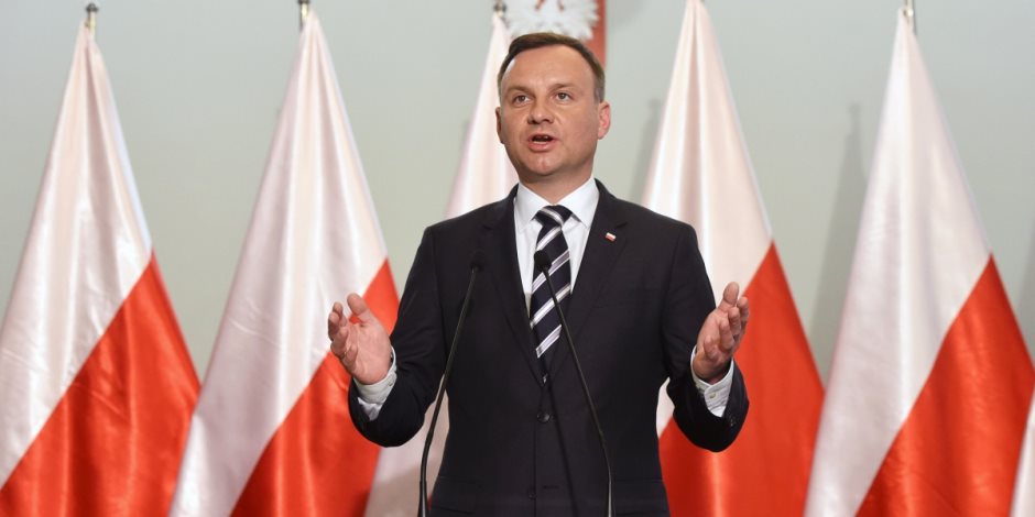 رئيس بولندا يستخدم حق النقض ضد تعديل قانون المحكمة العليا والذى يقلص سلطات القضاء