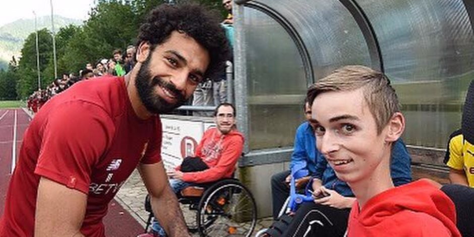 لفتة إنسانية من محمد صلاح تجاه جمهور ليفربول (صور) لفتة إنسانية من محمد صلاح تجاه جمهور ليفربول (صور)