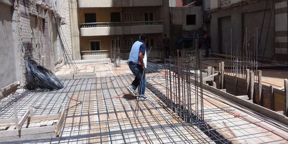 حي منتزه أول يوقف أعمال البناء بـ٤ عقارات مخالفة بالإسكندرية (صور )