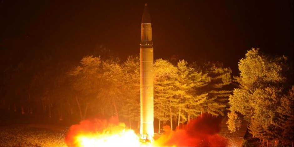 كوريا الشمالية تعلن تطوير سلاح نووي يمكن تثبيته على صاروخ باليستي