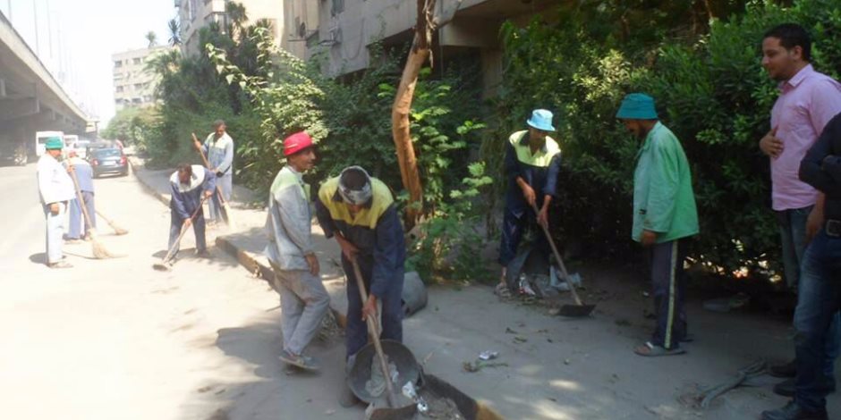 السكرتير المساعد للإسماعيلية يترأس حملة للنظافة العامة بمنطقة خلف مسجد الصالحين