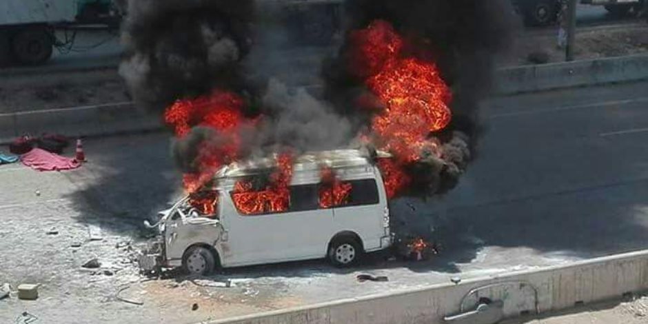 بعد وفاة طالب أعلى الدائري.. الأهالي يشعلون النيران في سيارة بالوراق 