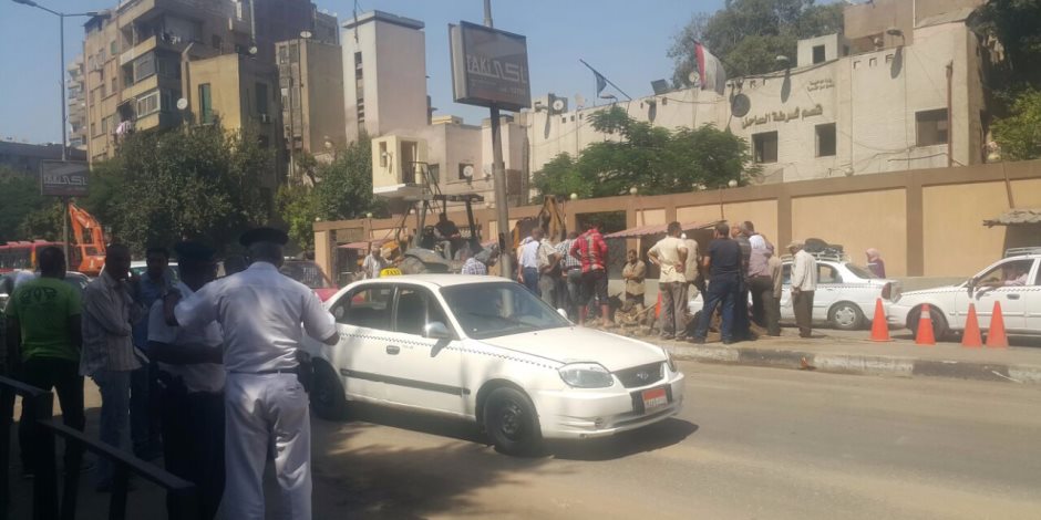 مرور القاهرة: كسر ماسورة شارع شبرا وراء الكثافات المرورية (صور) 
