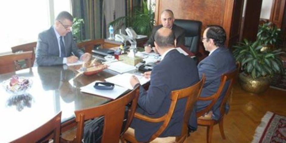 وزير الرى يبحث التعاون الثنائي بين الوزارة وقطاع التخطيط