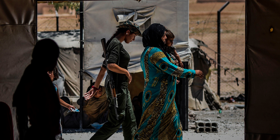 مركز روسى: وصول مساعدات إنسانية إلى مدينة القصير السورية