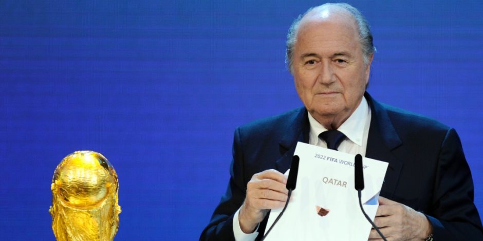 الرئيس السابق لـ "الفيفا" يكشف شبهة فساد في استضافة قطر لكأس العالم 2022