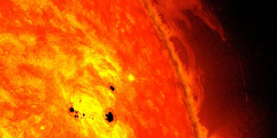 بالفيديو.. ناسا تكتشف ثقب كبير على الشمس سعته حوالى 75 ألف ميل