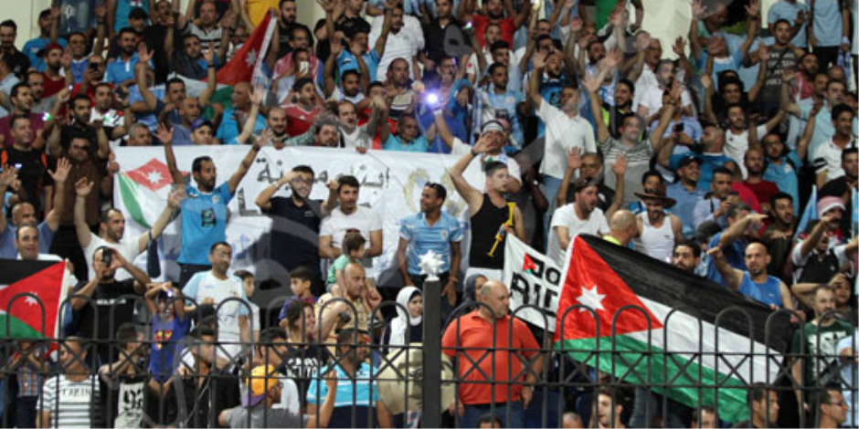 جماهير الفيصلي الأردني تهاجم الأهلي في مباراة الزمالك 