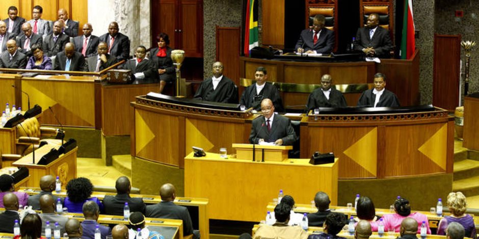 حزب معارض بجنوب إفريقيا يدعو لحل البرلمان بعد فشل حجب الثقة عن الرئيس