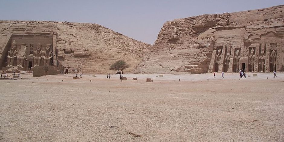 آثار أسوان: منطقة أبو سمبل الأثرية لم تتأثر بالزلزال