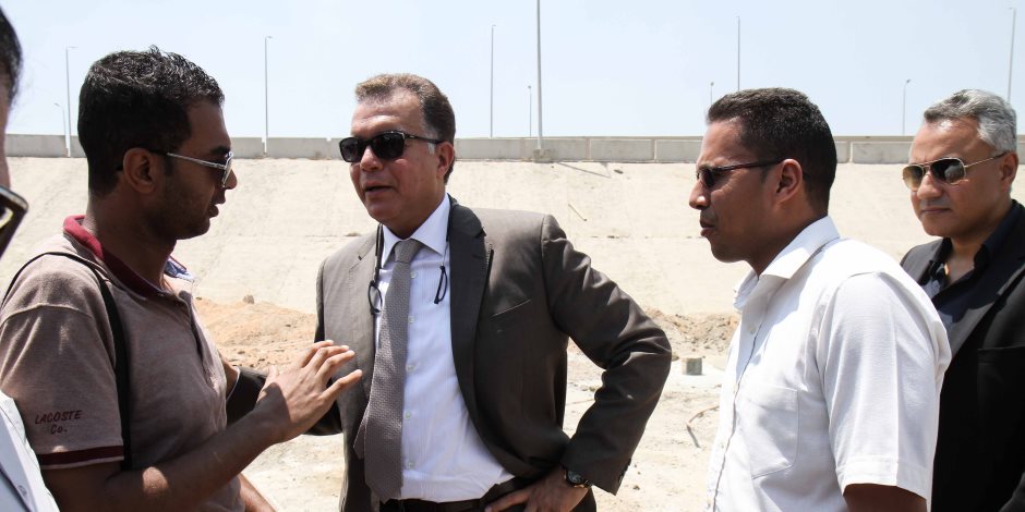 وزير النقل يتفقد أعمال تطوير ميناء طابا البري