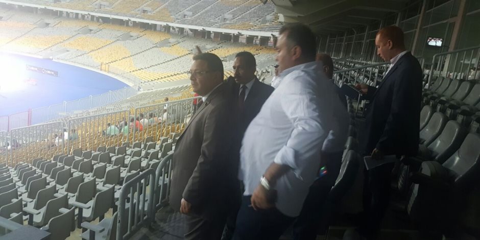 مدير أمن الإسكندرية يتفقد تأمين ستاد برج العرب قبل مباراة الزمالك المصري (صور)