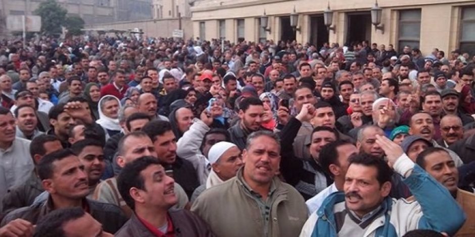 الخدمات النقابية: عمال مصر للغزل والنسيج رفضوا صرف علاوة المعيشة فقط ويطالبون بضم الحافز