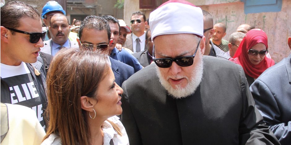 علي جمعة يصل عزبة جرجس للاحتفال بتسليم المرحلة الثالثة من تطوير مساكن المنطقة علي جمعة يصل عزبة جرجس للاحتفال بتسليم المرحلة الثالثة من تطوير مساكن المنطقة