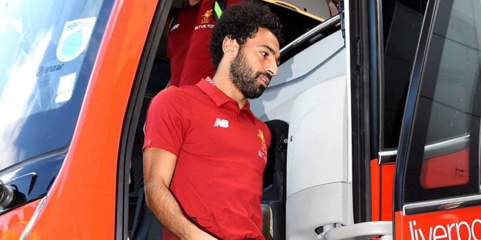  محمد صلاح يصل مع ليفربول الى ملعب فيكارد رود (صور)