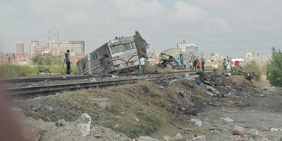 وفاة شخص وإصابة آخر في حادث تصادم قطار بسيارة ملاكي وسط الإسكندرية