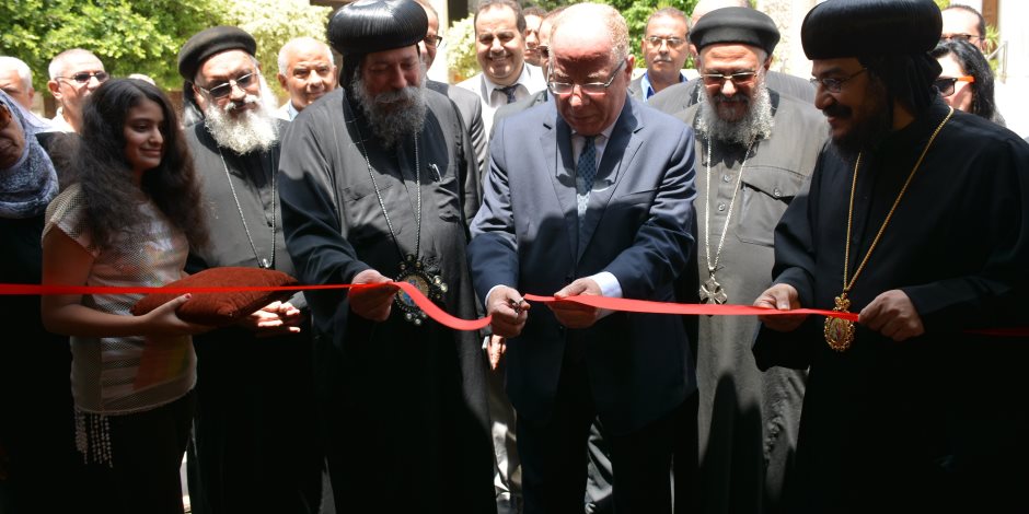 افتتاح أول معرض للكتاب بالكنيسة المرقسية في الإسكندرية (صور)