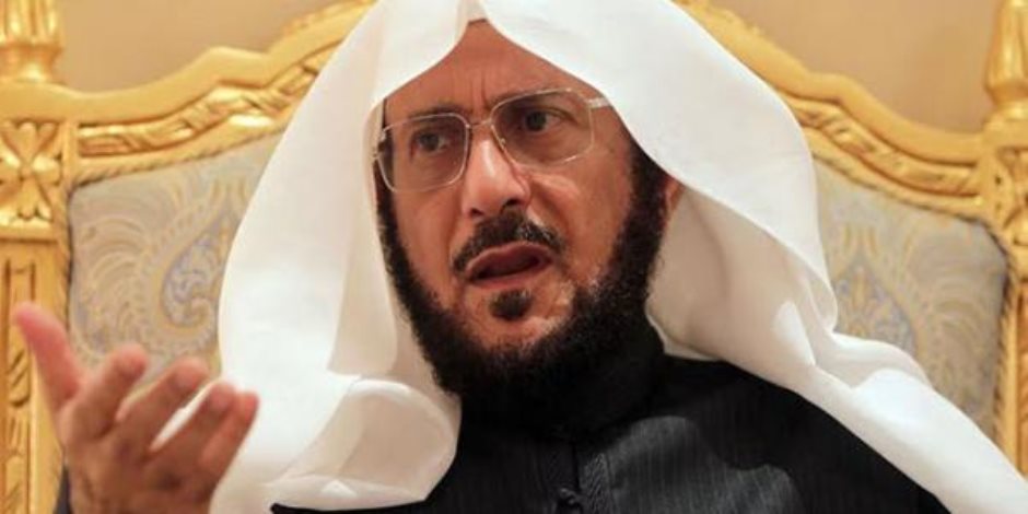 مستشار العاهل السعودي السباق محذرا من الإخوان: سبب مصائب المسلمين