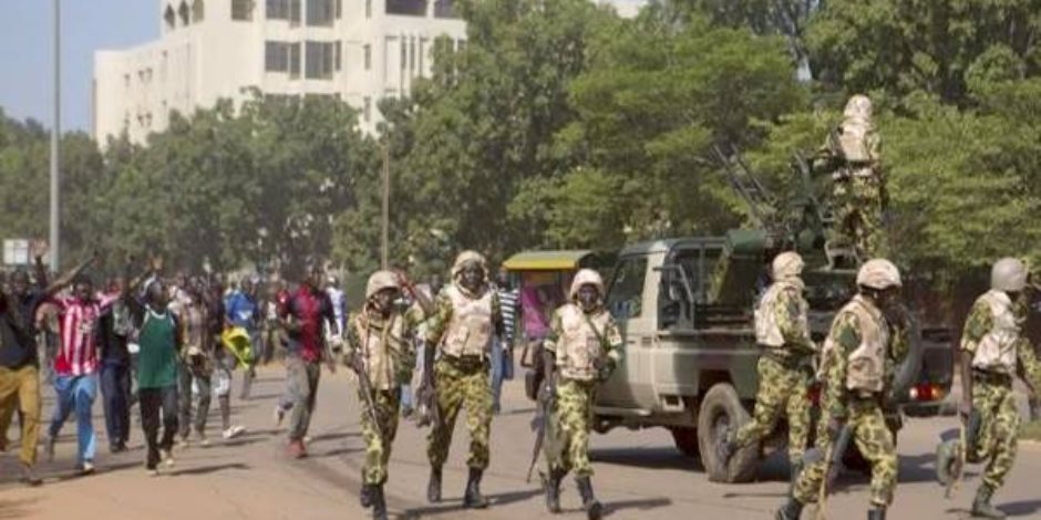 الأمن يقتل 3 من منفذى الهجوم الإرهابي في بوركينا فاسو.. واستمرار احتجاز رهائن