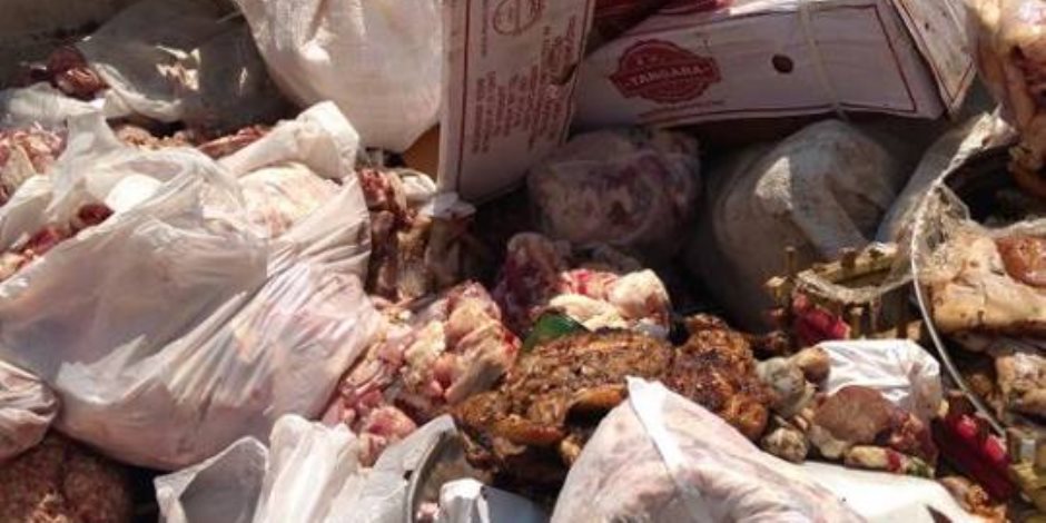 ضبط كمية من اللحوم الفاسدة داخل مطعم شهير  بالإسكندرية