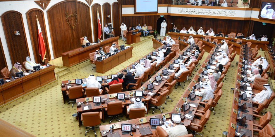 انطلاق الانتخابات النيابية والبلدية بالبحرين: 356 ألف ناخب في مهمة اختيار 40 نائبا