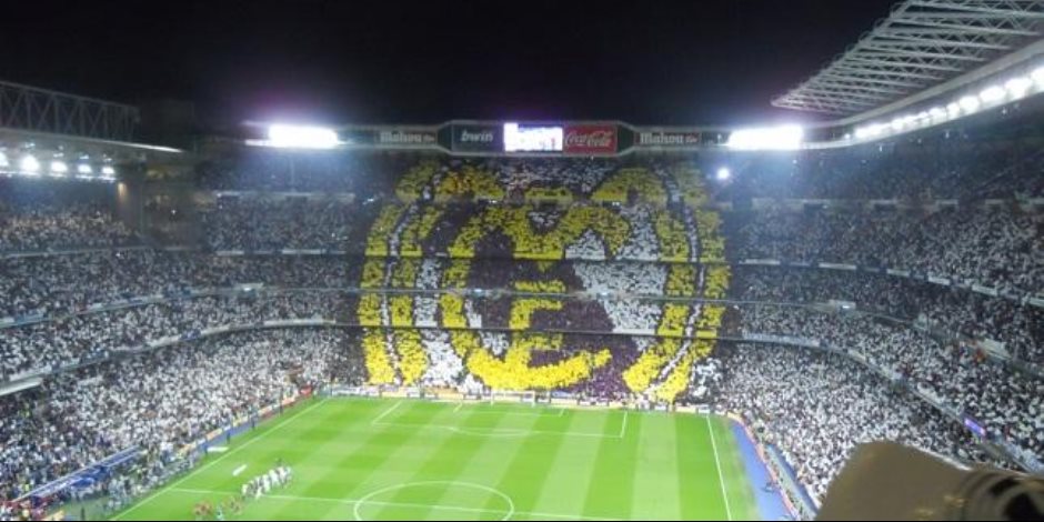كلاسيكو الارض.. غرفة ريال مدريد تتزين بقمصان الملكي (فيديو)