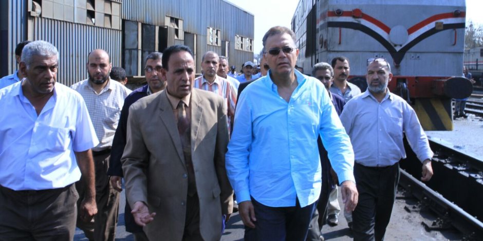 وزير النقل يتفقد ورش أبو غاطس للتشغيل وتجهيز القطارات