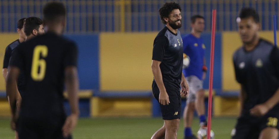 حسام غالي يحفيز لاعبي الاهلي قبل مواجهة النجم الساحلي 