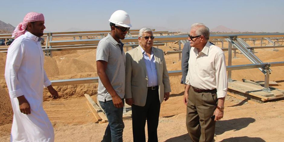محافظ جنوب سيناء يتفقد المرحلة الأولى من مشروع الطاقة الشمسية