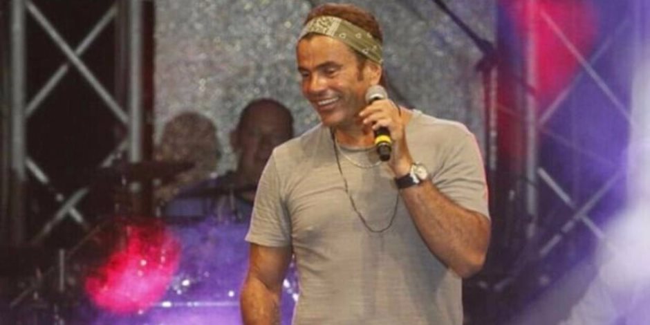 عمرو دياب يقدم الشكر لـ« تركي آل شيخ» على نجاح أغنية «أجمل عيون»