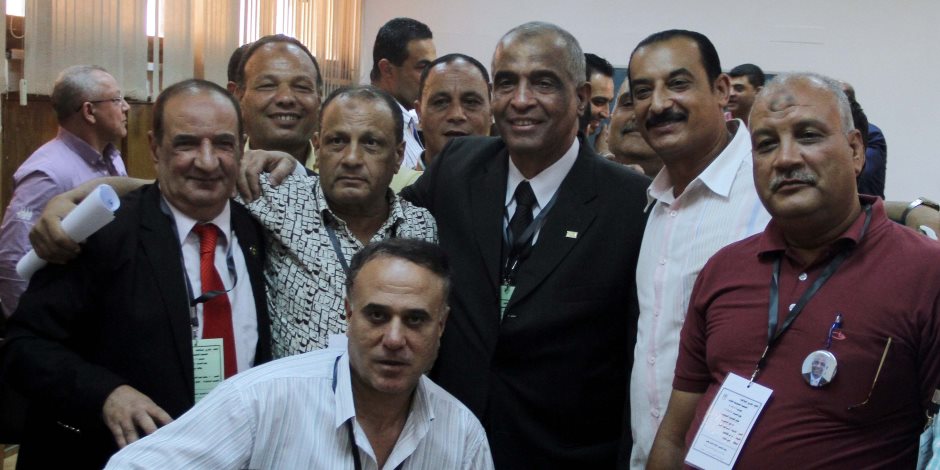 عبد العزيز غنيم يحتفظ برئاسة اتحاد الملاكمة (صور)