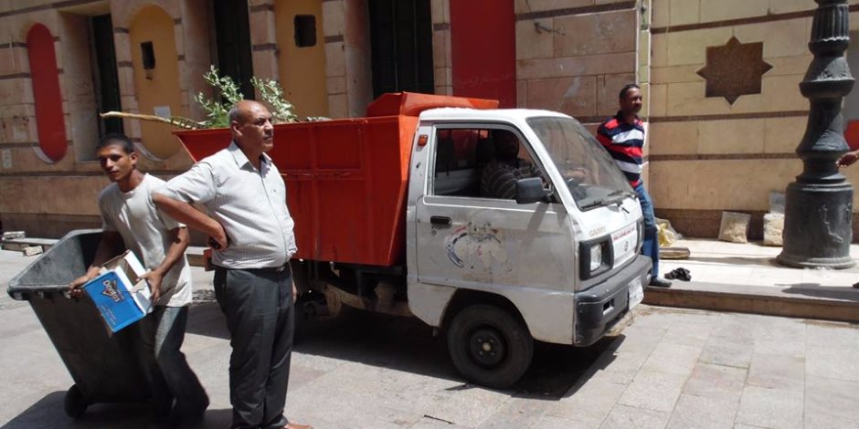 رئيس حي الزيتون: رفع إشغالات المقاهي المخالفة ومتابعة الخدمات الصحية خلال إجازة العيد
