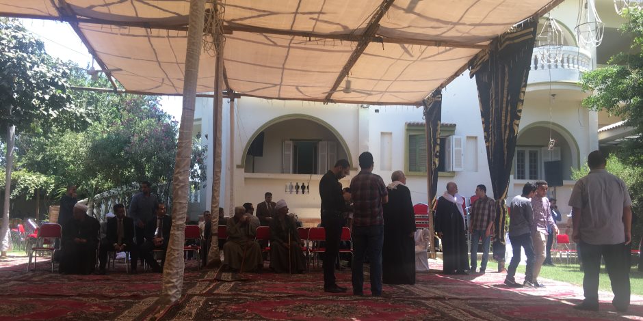 توافد المئات على قرية «أولاد محمد» لتشييع جثمان نقيب محامين جنوب أسيوط