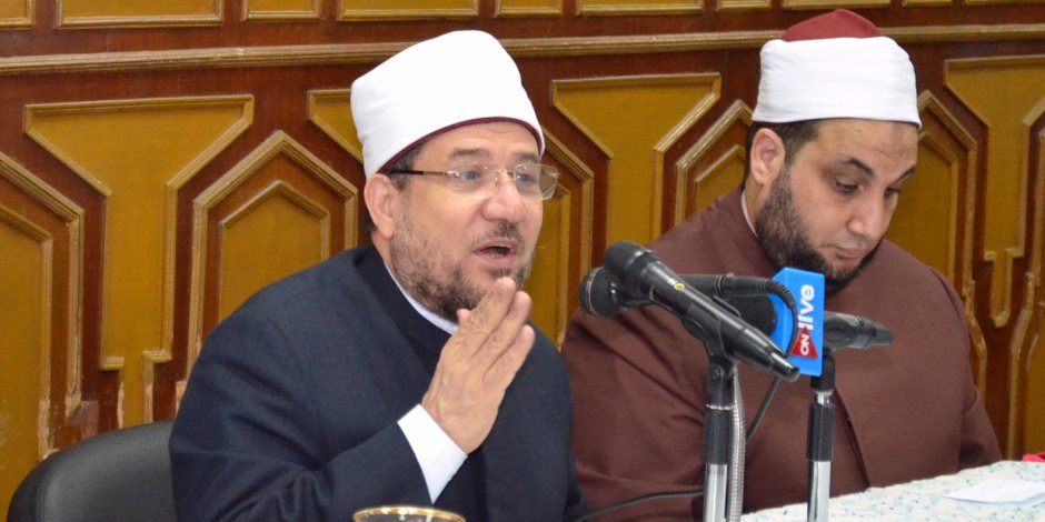 وزير الأوقاف يناقش خطة افتتاح المساجد الأسبوع المقبل