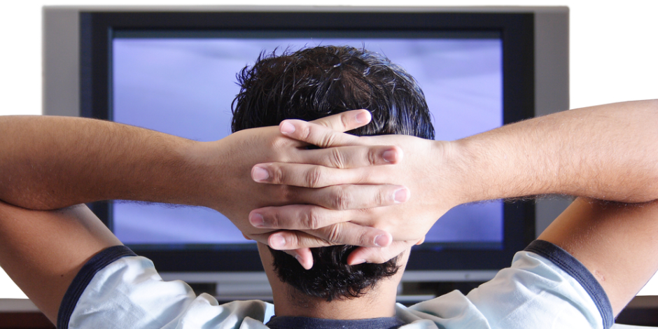مدمنو مشاهدة التليفزيون والمسلسلات يمكن السيطرة عليهم في 6 خطوات 