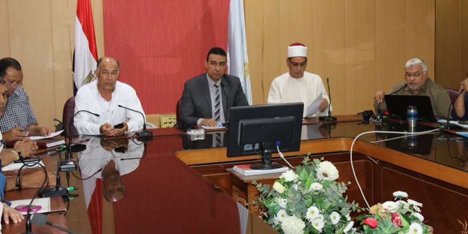 السكرتير العام لمحافظة كفر الشيخ يناقش الخطة الاستثمارية