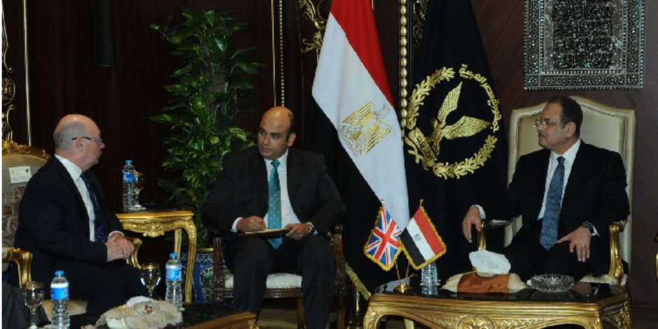 كواليس لقاء مجدي عبد الغفار بوزير الدولة البريطاني لشئون الشرق الأوسط (صور)