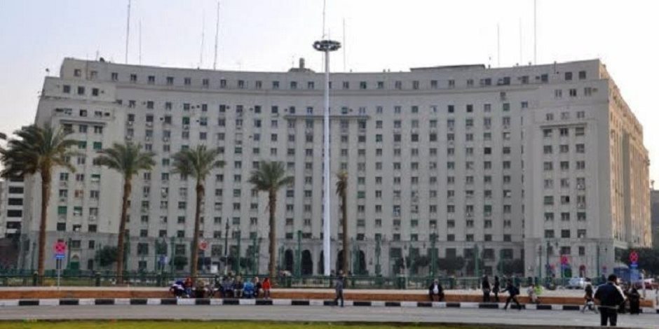عروض ضوئية على مجمع التحرير وبرج القاهرة دعما للسياحة
