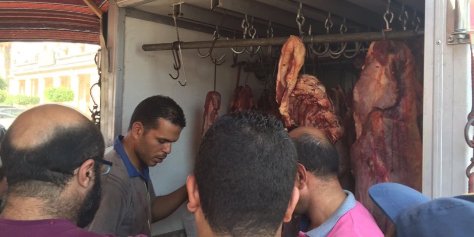  تحرير 18 محضر مخالفات لمحلات بيع اللحوم في أسواق دمياط