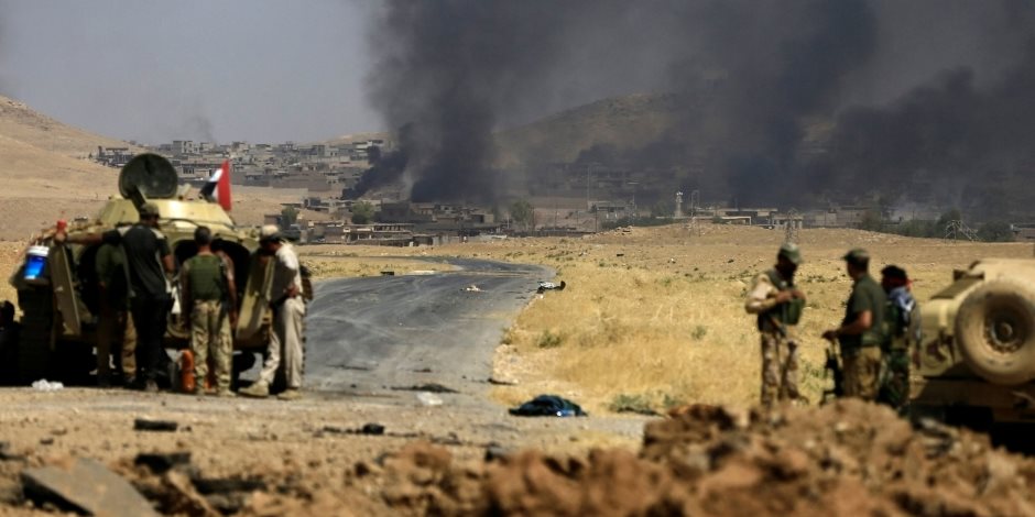 قيادى عراقي: انهيار معنويات قادة وعناصر تنظيم داعش الإرهابى فى الحويجة