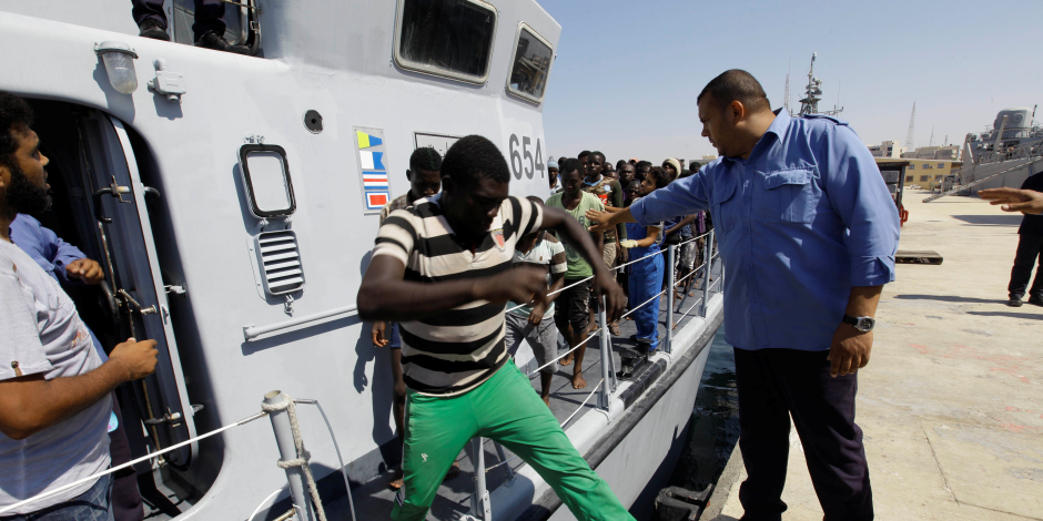 اعتقال 17 شخصا لتهريبهم مهاجرين للاتحاد الأوروبي بـ"صريبا"