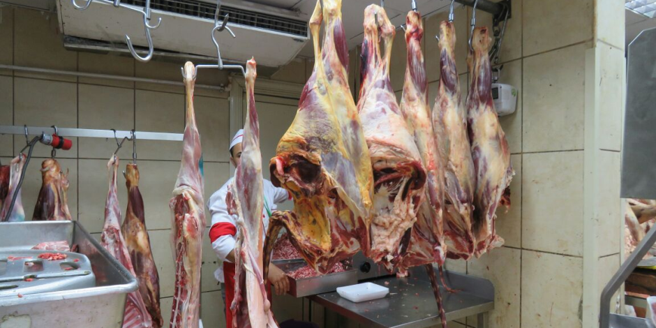 تعرف على أماكن شوادر لبيع اللحوم بسعر 62 جنيها للكيلو (صور)