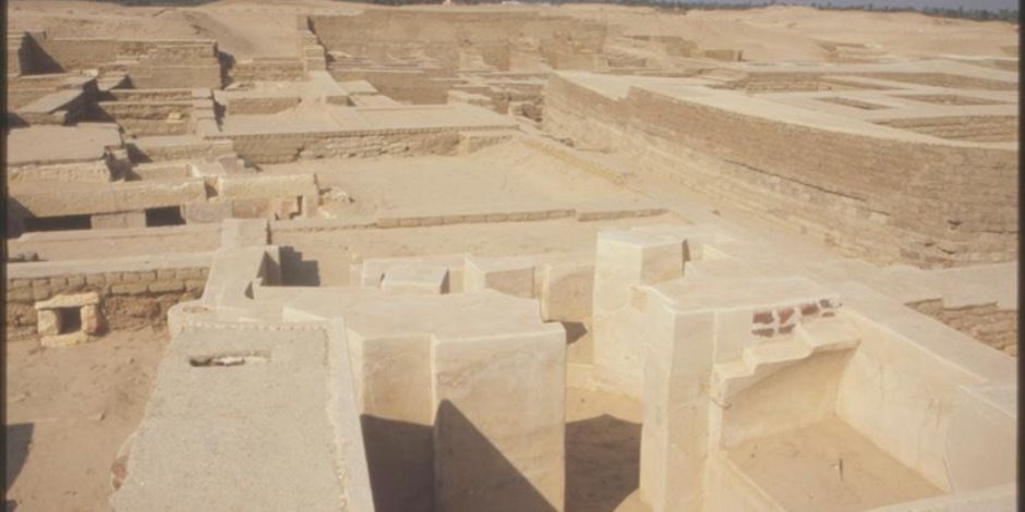 «أم البريجات» المدينة الأثرية التي منحتنا 100 ألف بردية فرعونية (صور)