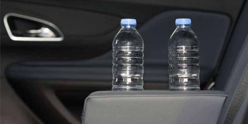 لماذا يجب تجنب شرب الماء من الزجاجات البلاستيكية في فصل الصيف؟