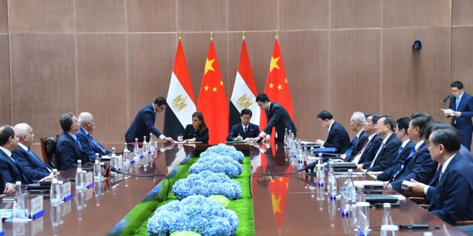 وزيرة الاستثمار : اتفاقيتان مع الصين لتنفيذ مشروع قطار العاصمة الإدارية والقمر الصناعي مصر سات 2
