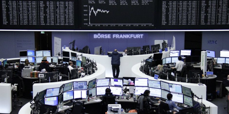 الأسهم الأوروبية تفتح منخفضة مع ارتفاع اليورو